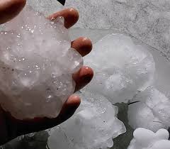CAYÓ GRANIZO DEL TAMAÑO DE UNA PELOTA DE TENIS