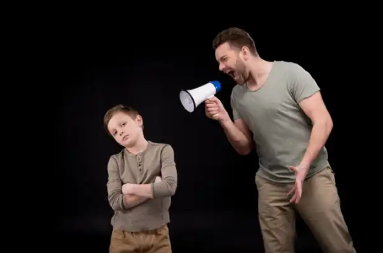 ¿NO ESCUCHAN LOS ADOLESCENTES, O NO NOS SABEMOS COMUNICAR?