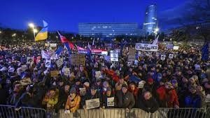 PROTESTAS MASIVAS EN ESLOVAQUIA