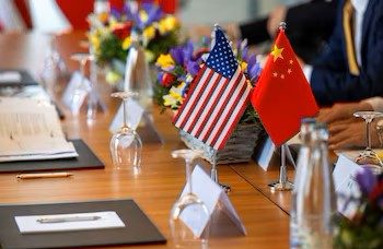 CHINA Y EEUU RETOMAN NEGOCIACIONES