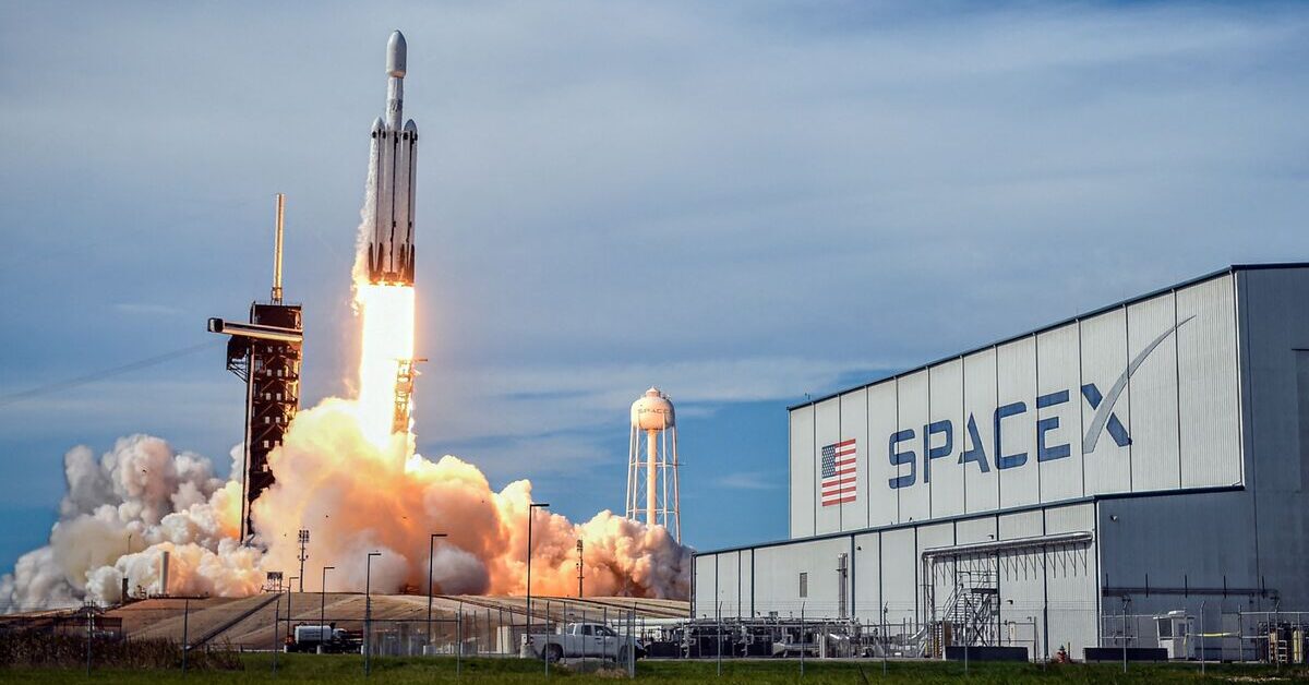 LANZAMIENTO DE SPACE-X