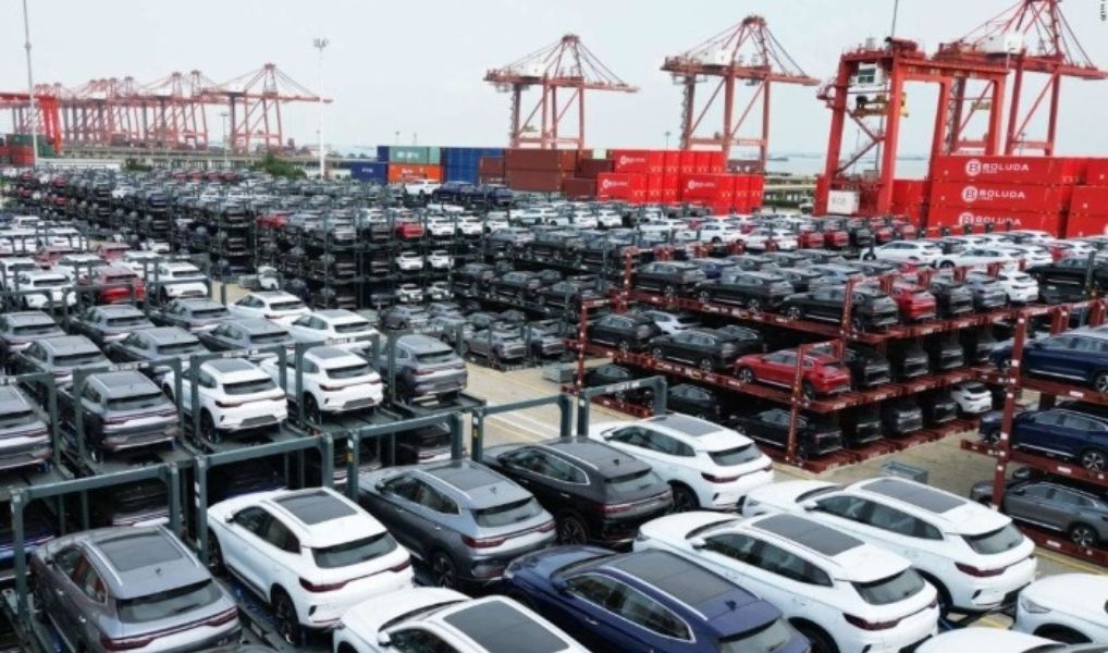 Flexibilizan normas ambientales para facilitar la importación de automotores