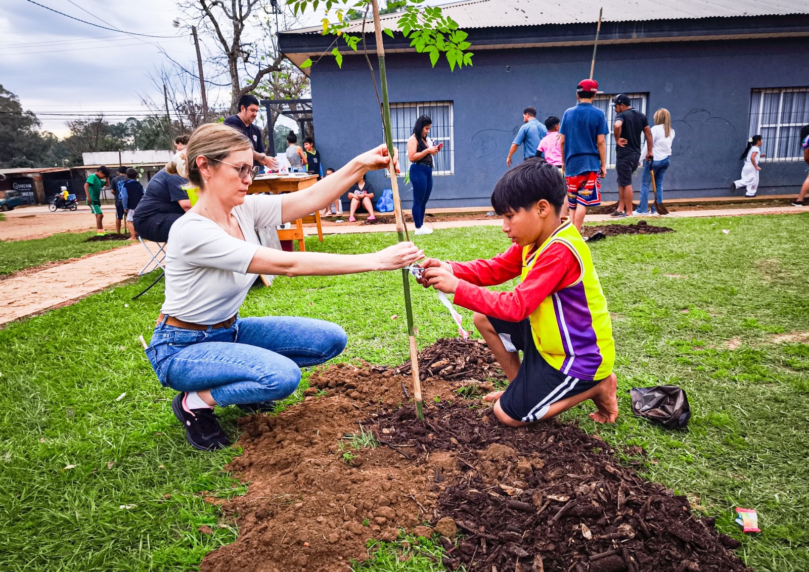 Con más de 650 áreas arborizadas en Posadas, Barrios más Verdes avanza con nuevas plantaciones