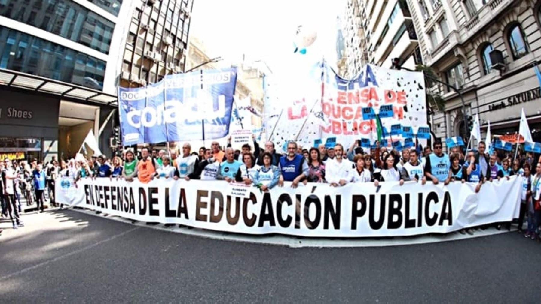 Los gremios docentes anunciaron un nuevo paro y no habrá clases en todo el país: piden la reapertura de las paritarias