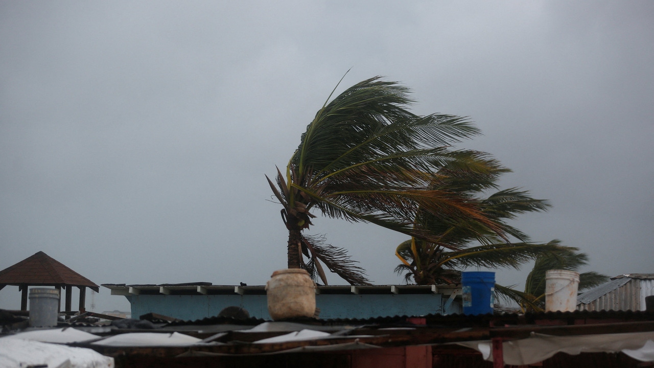 Alerta en el Caribe: el huracán Melissa alcanzó la categoría 5 y avanza sobre Jamaica