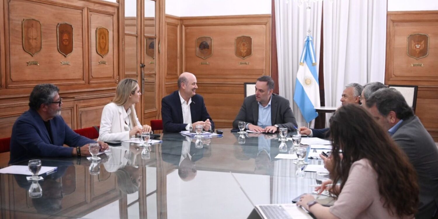 El Consejo de Mayo se reunió por última vez y prepara un documento con la reforma laboral